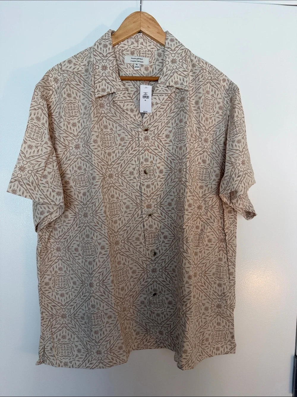 Banana Republic Beige Printed Short-Sleeve Button-Down Shirt